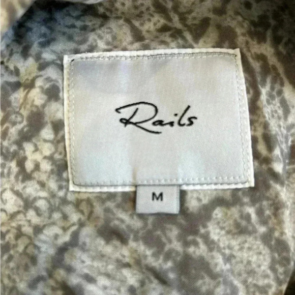 Rails grey snakeskin button up long sleeve flowy shirt in size medium - Picture 3 of 5